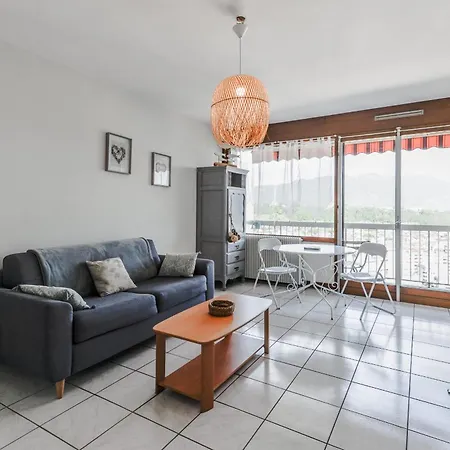 Cheverny Furnished Flat Lägenhet